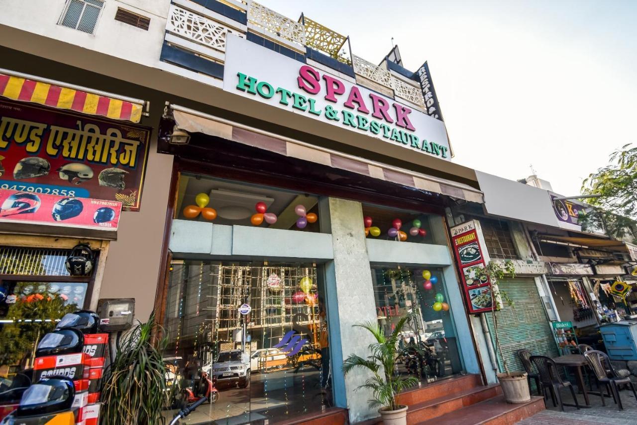 Oyo Flagship Hotel Spark Jaipur Bagian luar foto